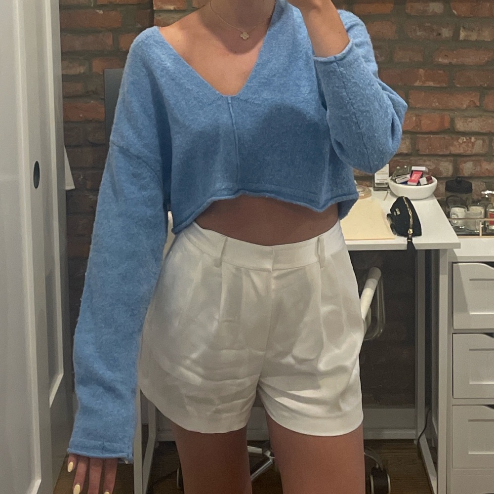 Blue BDG sweater size XS in brand new condition